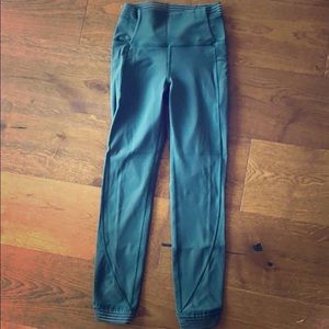 Lululemon pants size 4